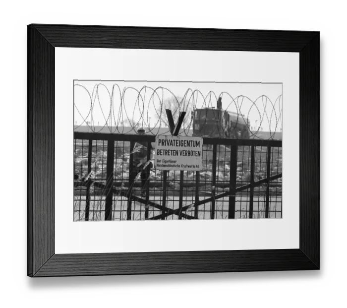 Framed Print : About 100, 000 demonstrators, peaceful and violent