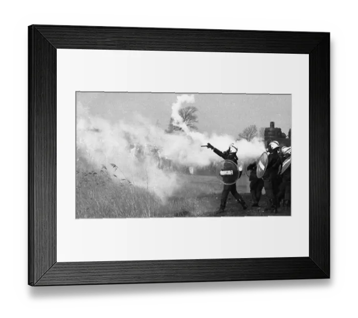 Framed Print : About 100, 000 demonstrators, peaceful and violent