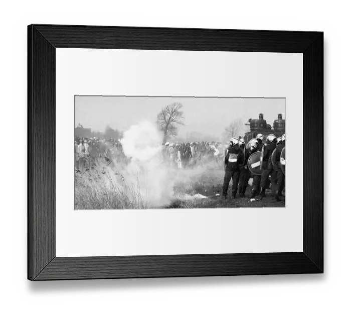 Framed Print : About 100, 000 demonstrators, peaceful and violent