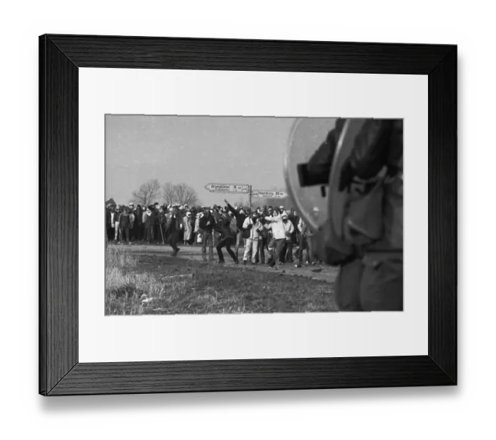 Framed Print : About 100, 000 demonstrators, peaceful and violent