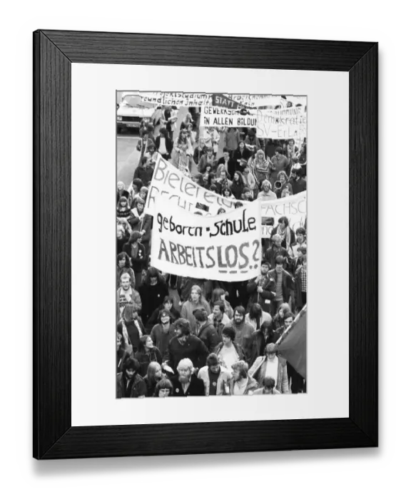 Framed Print : 10, 000, called by the trade unions Framed Print : 10, 000, called by the trade unions