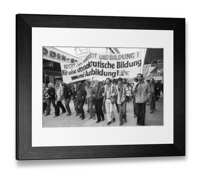Framed Print : 10, 000, called by the trade unions
