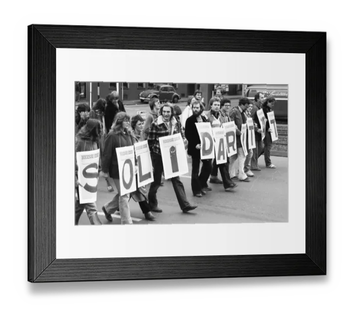Framed Print : 10, 000, called by the trade unions Framed Print : 10, 000, called by the trade unions
