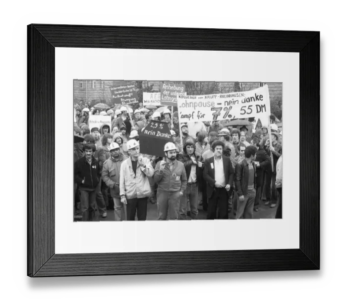 Framed Print : Warning strike and demonstration by IG Metall in the collective bargaining dispute on 9