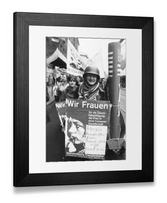 Framed Print : Demonstration by woman and men on International Women's Day Framed Print : Demonstration by woman and men on International Women's Day