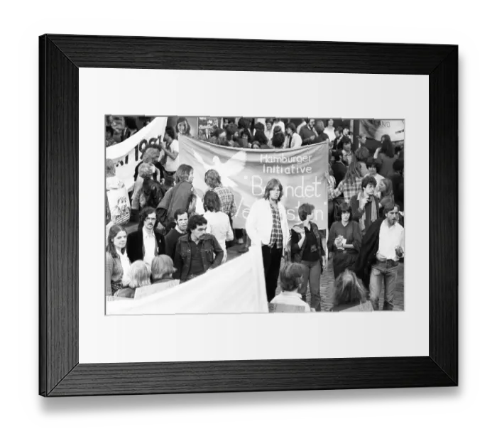 Framed Print : Demonstration of the DGB Youth on Anti-War Day