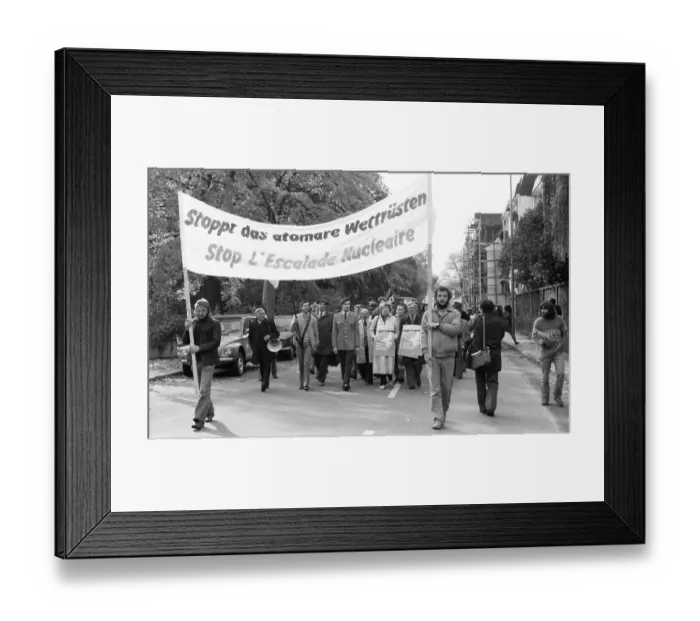 Framed Print : 6000 demonstrators took part in protest and rally of the peace movement against new nuclear missiles