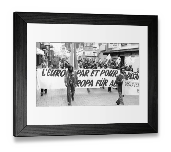 Framed Print : 6000 demonstrators took part in protest and rally of the peace movement against new nuclear missiles