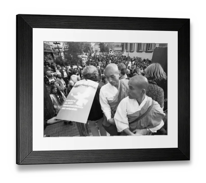 Framed Print : 6000 demonstrators took part in protest and rally of the peace movement against new nuclear missiles