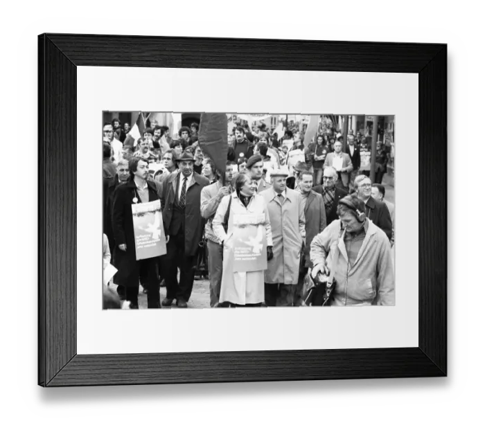Framed Print : 6000 demonstrators took part in protest and rally of the peace movement against new nuclear missiles Framed Print : 6000 demonstrators took part in protest and rally of the peace movement against new nuclear missiles