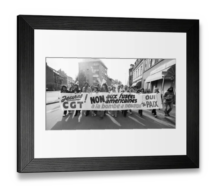 Framed Print : 6000 demonstrators took part in protest and rally of the peace movement against new nuclear missiles
