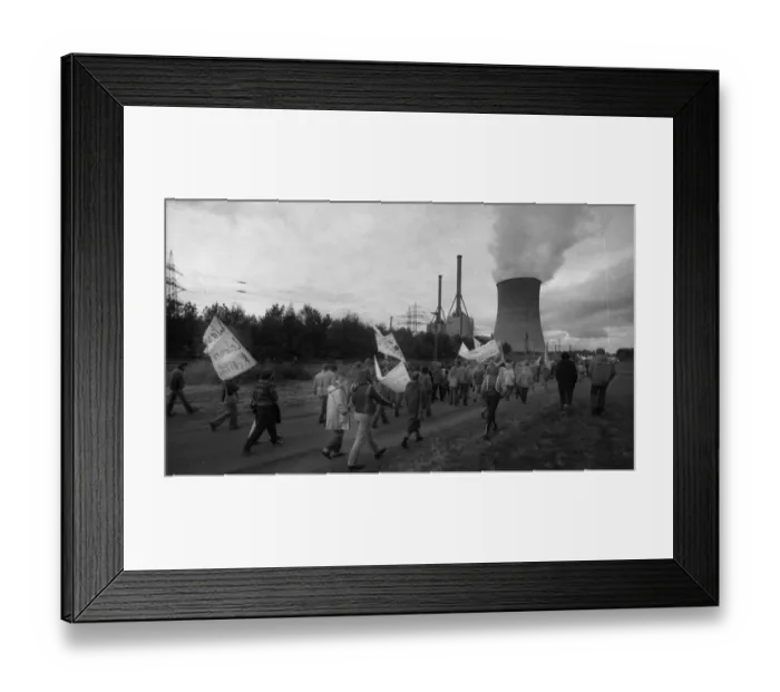 Framed Print : More than 10, 000 opponents of nuclear power and nuclear weapons demonstrated for their aims on 25 Framed Print : More than 10, 000 opponents of nuclear power and nuclear weapons demonstrated for their aims on 25