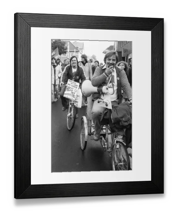 Framed Print : More than 10, 000 opponents of nuclear power and nuclear weapons demonstrated for their aims on 25 Framed Print : More than 10, 000 opponents of nuclear power and nuclear weapons demonstrated for their aims on 25