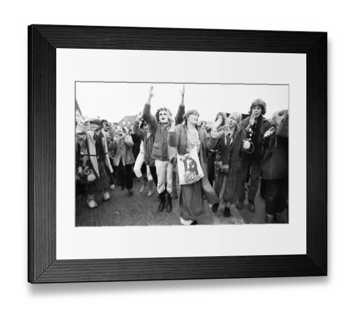 Framed Print : More than 10, 000 opponents of nuclear power and nuclear weapons demonstrated for their aims on 25 Framed Print : More than 10, 000 opponents of nuclear power and nuclear weapons demonstrated for their aims on 25