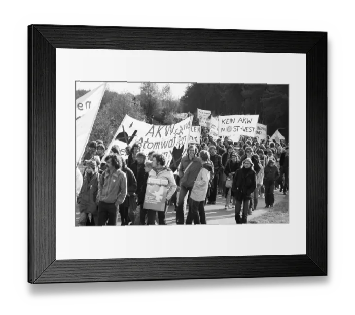 Framed Print : More than 10, 000 opponents of nuclear power and nuclear weapons demonstrated for their aims on 25