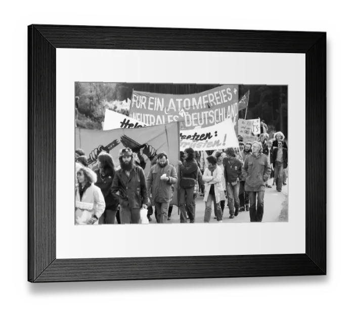 Framed Print : More than 10, 000 opponents of nuclear power and nuclear weapons demonstrated for their aims on 25 Framed Print : More than 10, 000 opponents of nuclear power and nuclear weapons demonstrated for their aims on 25