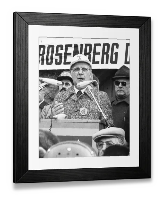 Framed Print : 15, 000 steelworkers and their relatives and friends demonstrated against the closure of Maxhuette