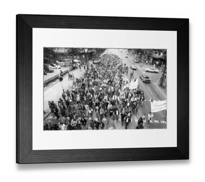 Framed Print : Autonomous groups of the left scene occupied an empty factory (Bo-Fabrik) Framed Print : Autonomous groups of the left scene occupied an empty factory (Bo-Fabrik)