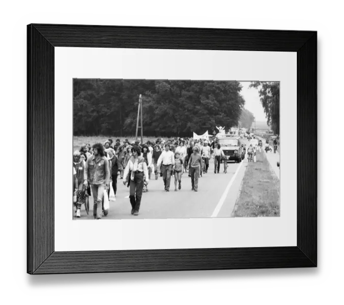 Framed Print : The 1981 Peace March from Copenhagen to Paris reached the cities of Coesfeld (D) and Deurne (NL) on its way Framed Print : The 1981 Peace March from Copenhagen to Paris reached the cities of Coesfeld (D) and Deurne (NL) on its way