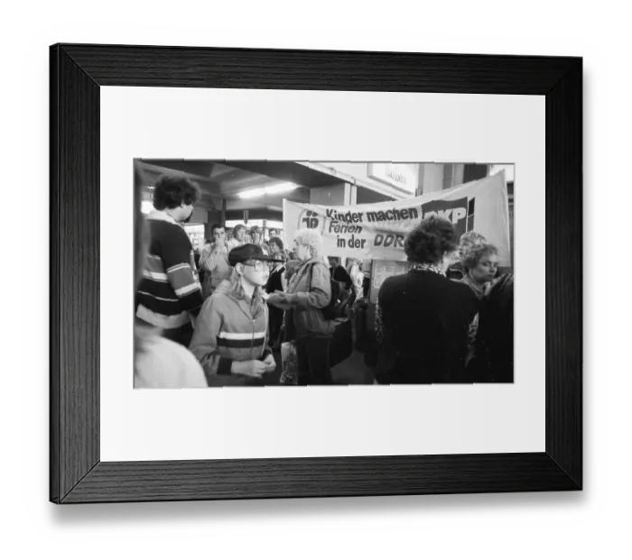 Framed Print : The DKP's own children's organisation Junge Pioniere sends children to the GDR for recreation Framed Print : The DKP's own children's organisation Junge Pioniere sends children to the GDR for recreation