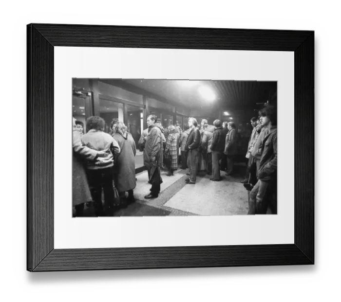 Framed Print : Crowd at the Dortmund Labour Office in the early hours of December 1981
