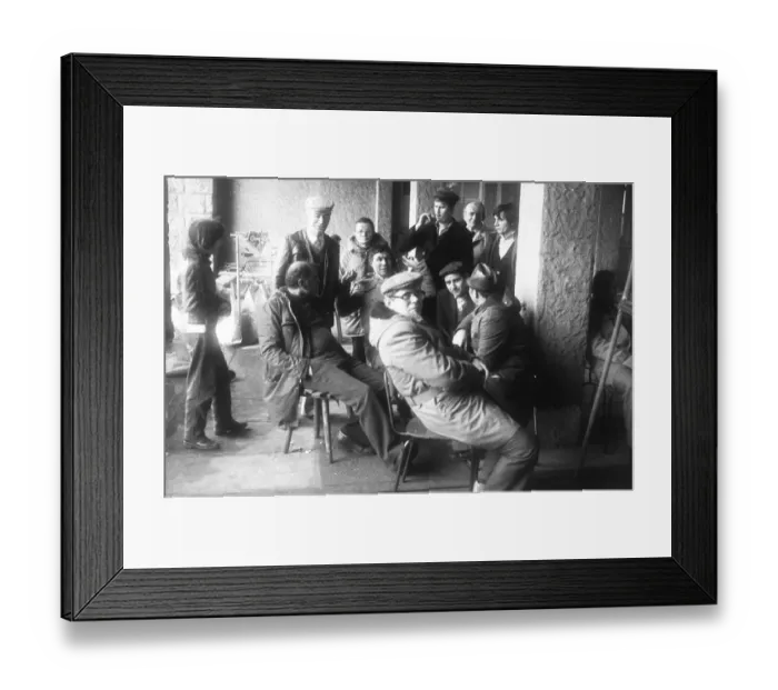 Framed Print : Workers at Vereinigte Deutsche Metallwerke AG (VDM)