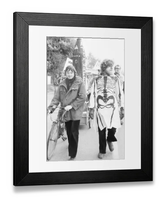 Framed Print : Easter action of the peace movement against nuclear missiles in the Opherdicke district on 19 Framed Print : Easter action of the peace movement against nuclear missiles in the Opherdicke district on 19
