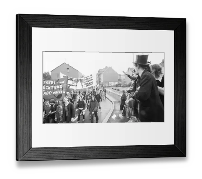 Framed Print : The demonstration of the peace movement against new nuclear missiles and the Natodoppel decision brought about 20 Framed Print : The demonstration of the peace movement against new nuclear missiles and the Natodoppel decision brought about 20