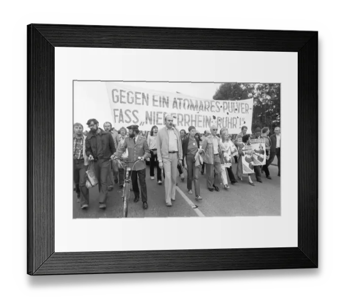 Framed Print : The demonstration of the peace movement against new nuclear missiles and the Natodoppel decision brought about 20 Framed Print : The demonstration of the peace movement against new nuclear missiles and the Natodoppel decision brought about 20