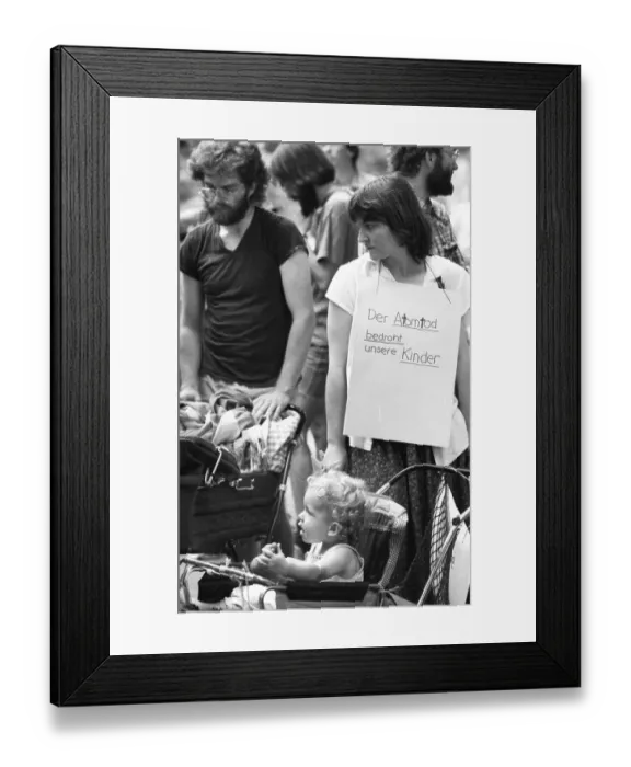 Framed Print : The 1981 Copenhagen to Paris Peace March reached the city of Muenster