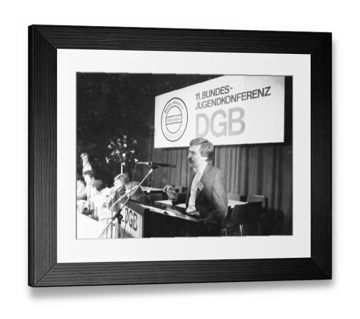 Framed Print : The 11th Federal Youth Conference of the DGB Youth in November 1981 discussed challenges to its organisation