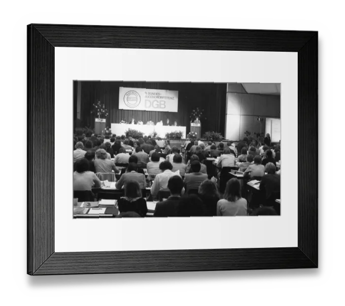 Framed Print : The 11th Federal Youth Conference of the DGB Youth in November 1981 discussed challenges to its organisation Framed Print : The 11th Federal Youth Conference of the DGB Youth in November 1981 discussed challenges to its organisation