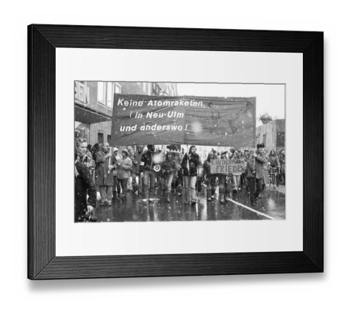 Framed Print : Peace movement demonstrates against missile bases despite heavy snowfall in December 1981