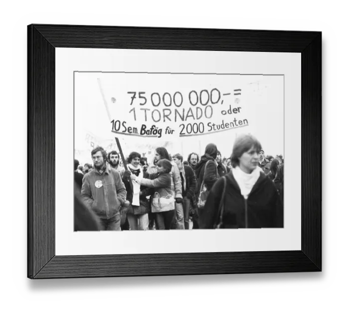 Framed Print : Approx. 100, 000 students from all parts of the Federal Republic demonstrated in 1982 for the retention of