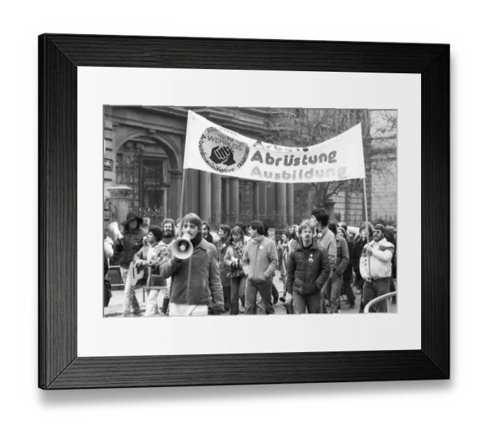 Framed Print : The Federal Congress of the Unemployed 1982 and the demonstration they organised under the slogan Unemployed