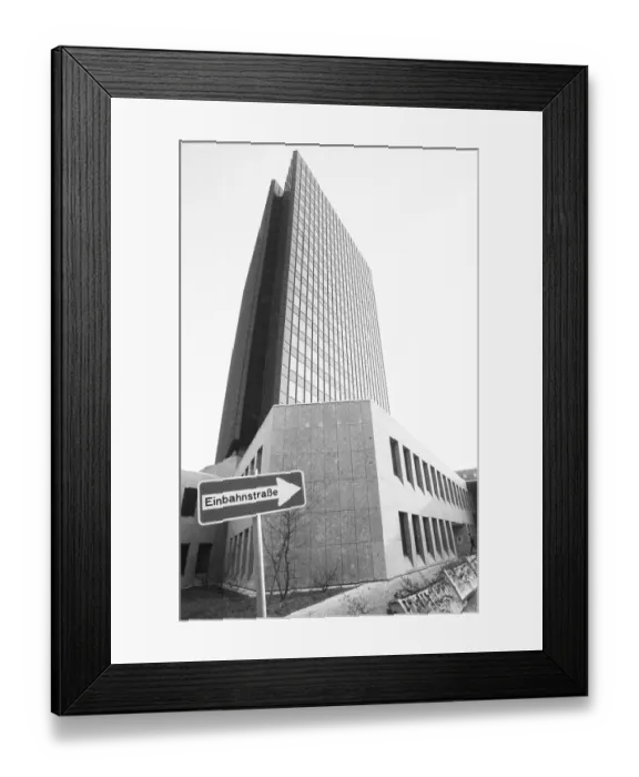 Framed Print : Crowd of unemployed at the Labour Office in 1982 on a morning