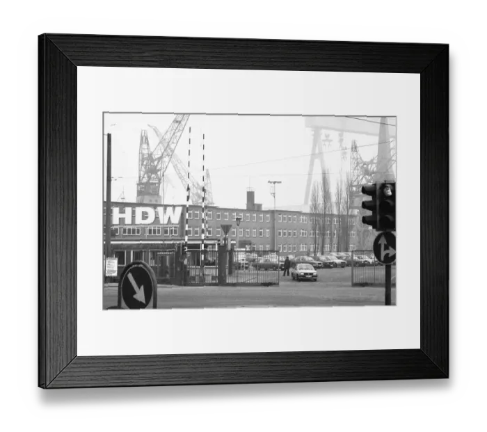Framed Print : Howaldtswerke Deutsche Werft (HDW) Shift change 1982