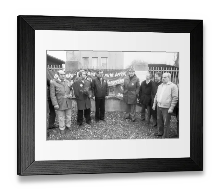 Framed Print : Workers and their works council reacted to the management's intention to stop work at Enka AG in Kassel in 1982