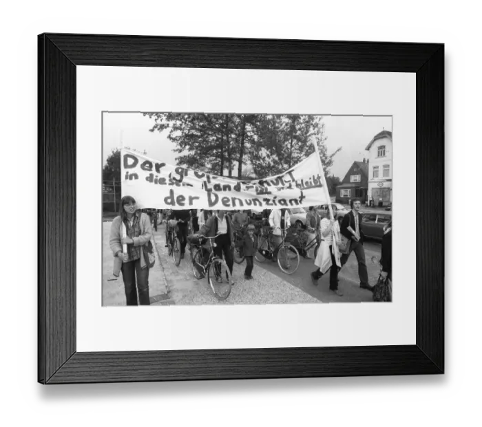 Framed Print : Those affected by the Radical Decree and their friends demonstrated 19 82 against occupational bans Framed Print : Those affected by the Radical Decree and their friends demonstrated 19 82 against occupational bans