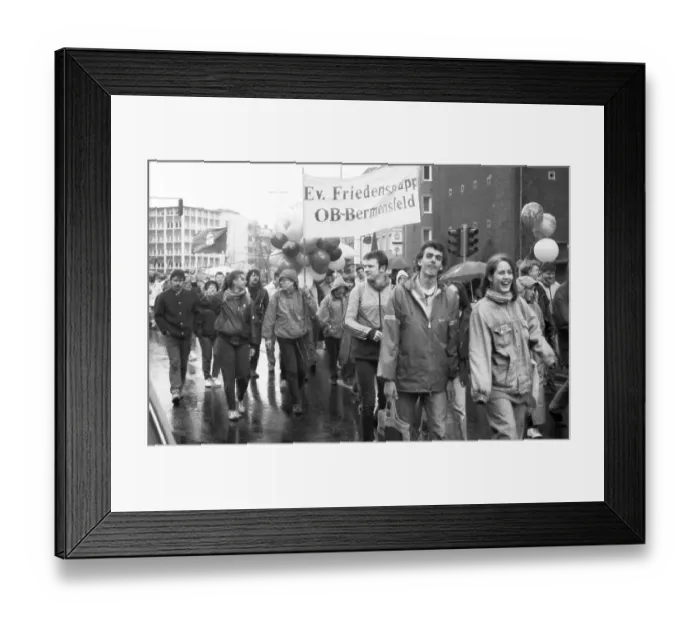 Framed Print : The 1990 Easter March was marked by the change in the Eastern Bloc Framed Print : The 1990 Easter March was marked by the change in the Eastern Bloc