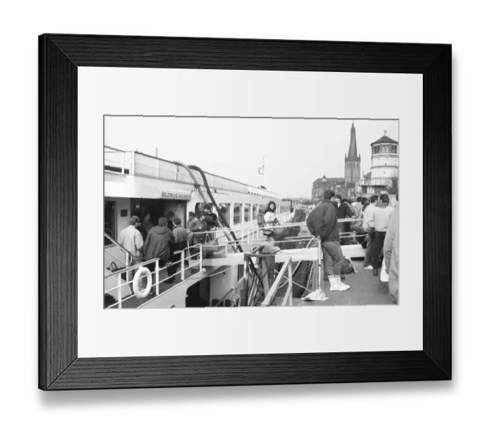Framed Print : The refugees in 1990 were the resettlers from the territory of the GDR who arrived in large streams Framed Print : The refugees in 1990 were the resettlers from the territory of the GDR who arrived in large streams
