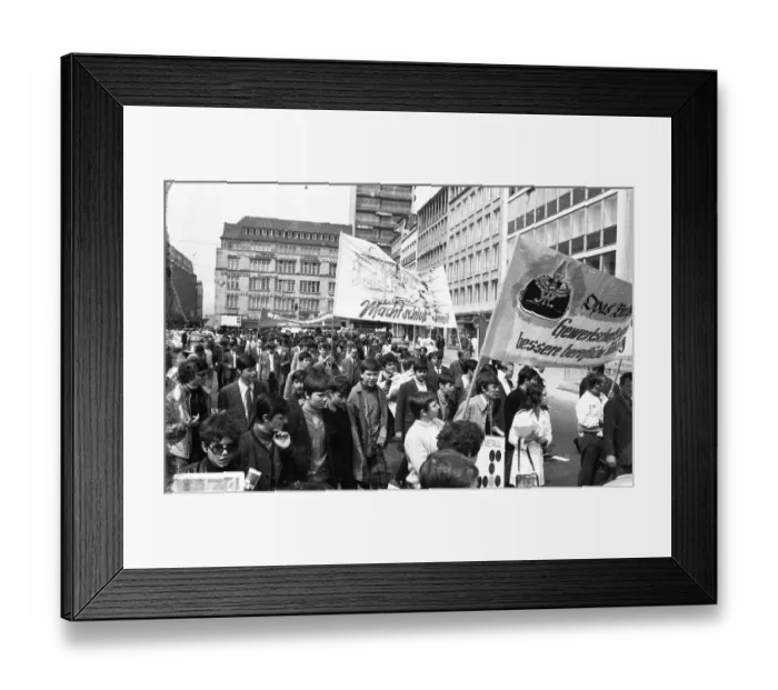 Framed Print : In the years 1965 to 1971, apprentices Framed Print : In the years 1965 to 1971, apprentices