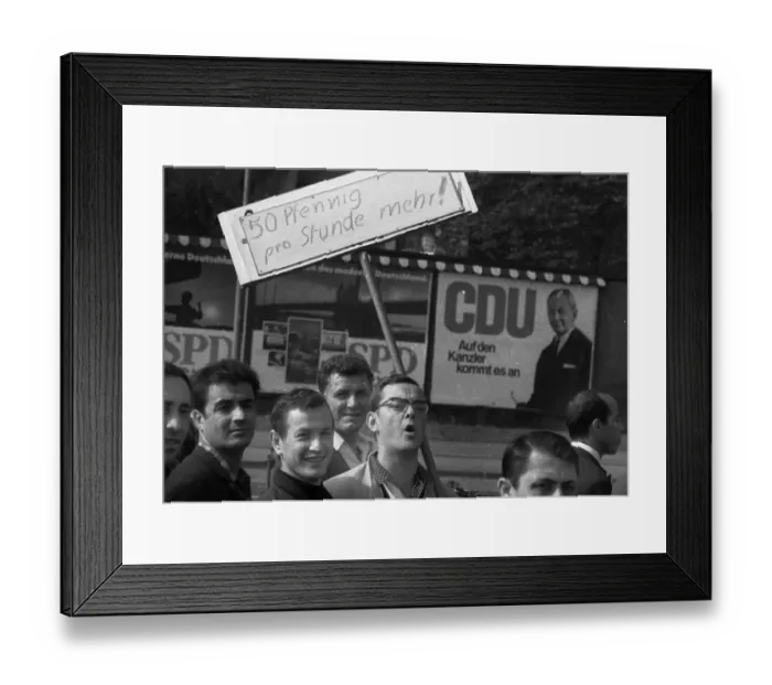 Framed Print : The expansion of the spontaneous strikes in September 1969 extended to the Ruhr area Framed Print : The expansion of the spontaneous strikes in September 1969 extended to the Ruhr area