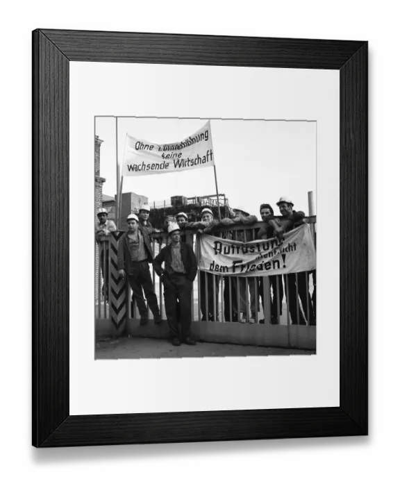 Framed Print : The expansion of the spontaneous strikes in September 1969 extended to the Ruhr area
