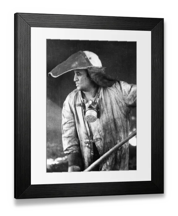 Framed Print : The work of the steelworkers, like here on 31 August 1971 at the Mannesmann-Huettenwerke in Duisburg