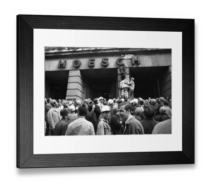 Framed Print : With a siege and temporary occupation of the Hoesch AG headquarters on 11
