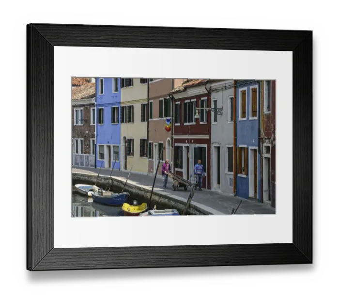 Framed Print : Canal with boats and house facades