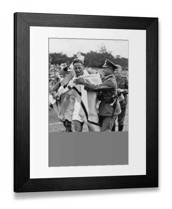 Framed Print : Pentathlon, Lieutenant Handrick reached the finish line of the 4 Framed Print : Pentathlon, Lieutenant Handrick reached the finish line of the 4