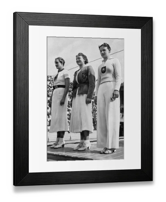 Framed Print : Swimming, the winners in the 100 m freestyle Framed Print : Swimming, the winners in the 100 m freestyle