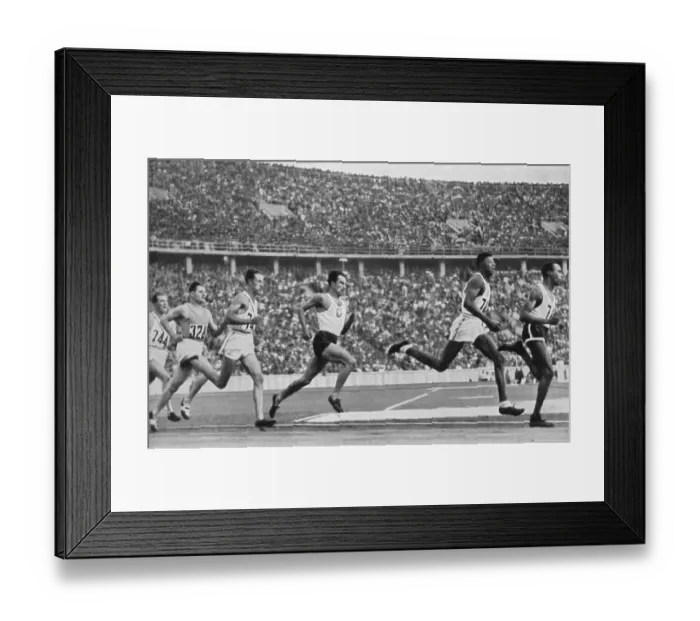 Framed Print : Woodruff, USA, 2nd from right, ran towards the finish of the 800 m run
